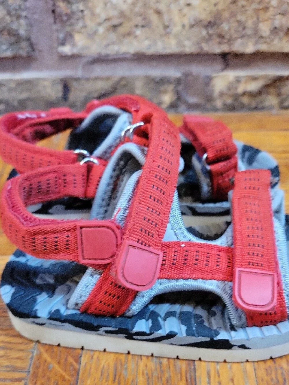 Cat & Jack Kids Red Adjustable Strap Sandals Size 6 Outdoor Summer